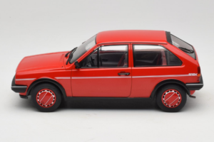Volkswagen Polo II Coupe Fox MCG 1:18 MCG18523 Métal — image 3 sur 6