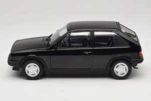 Volkswagen Polo II Coupe G40 Noir MCG 1:18 MCG18524 Métal — image 3 sur 6