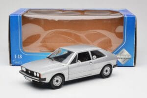 Volkswagen Scirocco GT Mk1 Silver Metallic Revell 1:18 08833 Métal — image 8 sur 8