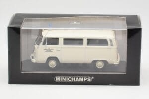 Volkswagen T2 Ambulance DRK Minichamps 1:43 400053090 Métal — image 4 sur 4
