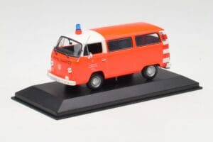 Volkswagen T2 Bus Pompiers Frankfurt Minichamps 1:43 400053091-R Métal — image 2 sur 4