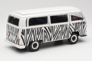 Volkswagen T2a Bus Safari Schuco 1:18 191 Métal — image 3 sur 8