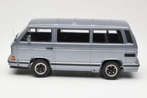 Volkswagen T3 Porsche B32 Minibus Bleu KK-Scale 1:18 KKDC180221 Métal — image 3 sur 6
