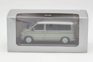 Volkswagen T5 Bus Fresco Green Minichamps 1:43 T5001-B Métal — image 4 sur 4
