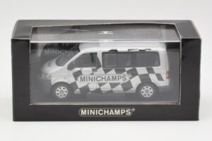 Volkswagen T5 Bus Minichamps Edition Minichamps 1:43 400052202 Métal — image 4 sur 4