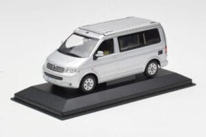 Volkswagen T5 California Argent Minichamps 1:43 7H8099300GPA7W Métal — image 2 sur 4