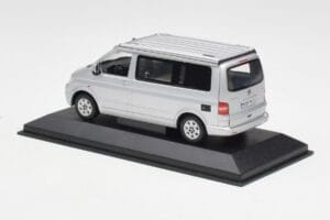 Volkswagen T5 California Argent Minichamps 1:43 7H8099300GPA7W Métal — image 3 sur 4