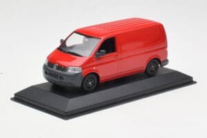 Volkswagen T5 Fourgon de Livraison Rouge & Jantes Noires Minichamps 1:43 400052260-B Métal — image 2 sur 4