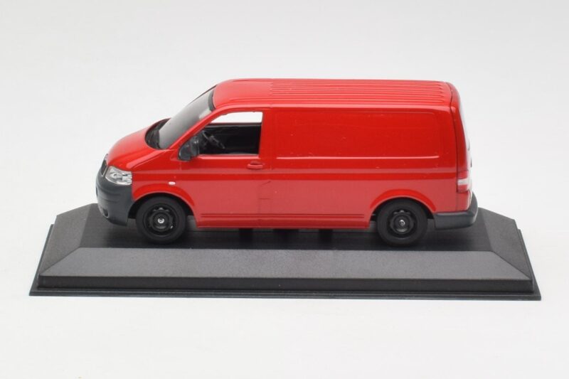 Volkswagen T5 Fourgon de Livraison Rouge & Jantes Noires Minichamps 1:43 400052260-B Métal