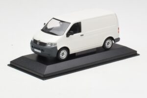 Volkswagen T5 Transporter Blanc Minichamps 1:43 T5002-B Métal — image 2 sur 4