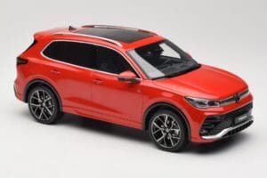 Volkswagen Tiguan eTSI R-Line Persimmon Red Metallic Otto 1:18 OT489 Résine — image 4 sur 6