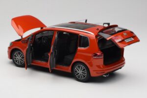 Volkswagen Touran 5T Orange Paudi Model 1:18 ZVE000003ORA Métal — image 5 sur 8