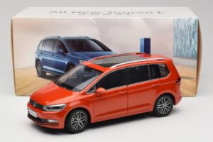 Volkswagen Touran 5T Orange Paudi Model 1:18 ZVE000003ORA Métal — image 8 sur 8