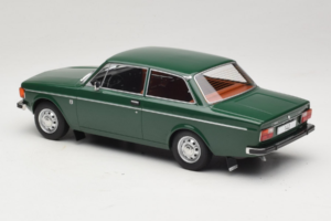 Volvo 142 Vert MCG 1:18 MCG18005 Métal — image 5 sur 6