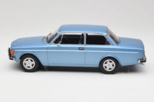 Volvo 142 Bleu Clair MCG 1:18 MCG18444 Métal — image 3 sur 6