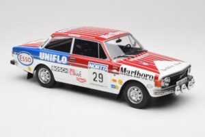 Volvo 142 #29 M. Alen / I. Kivimaki Rally 1000 Lakes 1973 MCG 1:18 MCG18528R Métal — image 4 sur 6
