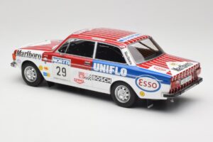 Volvo 142 #29 M. Alen / I. Kivimaki Rally 1000 Lakes 1973 MCG 1:18 MCG18528R Métal — image 5 sur 6