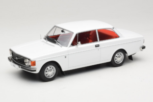Volvo 142 Blanc MCG 1:18 MCG18445 Métal