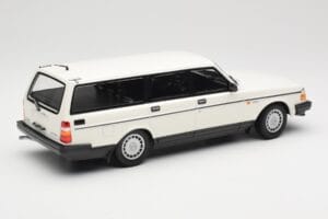 Volvo 240 GL Break Blanc Minichamps 1:18 155171412 Métal — image 2 sur 6