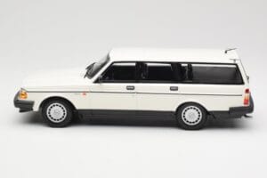 Volvo 240 GL Break Blanc Minichamps 1:18 155171412 Métal — image 3 sur 6