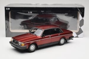 Volvo 240 GL Dark Red Metallic Minichamps 1:18 155171406 Métal — image 6 sur 6