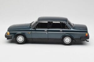 Volvo 240 GL Petrol Metallic Minichamps 1:18 155171407 Métal — image 3 sur 6