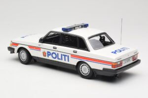 Volvo 240 GL Politi Norway Minichamps 1:18 155171491 Métal — image 5 sur 6