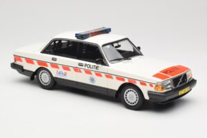 Volvo 240 GL Politie Netherlands Minichamps 1:18 155171498 Métal — image 4 sur 6