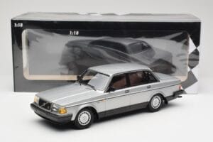 Volvo 240 GL Argent Minichamps 1:18 155171408 Métal — image 6 sur 6