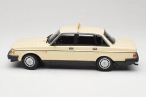 Volvo 240 GL Taxi Minichamps 1:18 155171494 Métal — image 3 sur 6