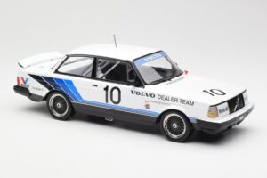 Volvo 240 Turbo #10 R. Francevic Winner ATCC 1986 IXO 1:18 18RMC176 Métal — image 4 sur 6