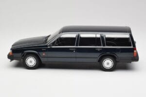 Volvo 740 GL Break Vert Foncé Métallisé Minichamps 1:18 155171771 Métal — image 3 sur 6