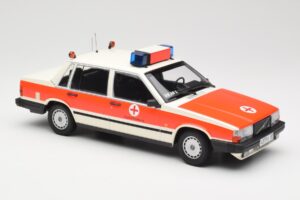 Volvo 740 GL DRK Aschaffenburg Minichamps 1:18 155171790 Métal — image 4 sur 6