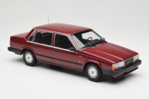 Volvo 740 GL Rouge Minichamps 1:18 155171704 Métal — image 4 sur 6