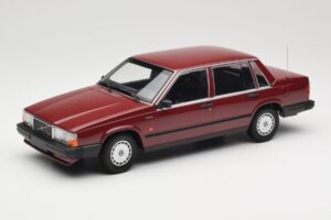Volvo 740 GL Rouge Minichamps 1:18 155171704 Métal