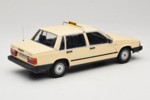 Volvo 740 GL Taxi Allemagne Minichamps 1:18 155171792 Métal — image 2 sur 6