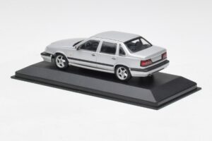Volvo 850 Argent Minichamps 1:43 430171402 Métal — image 3 sur 4