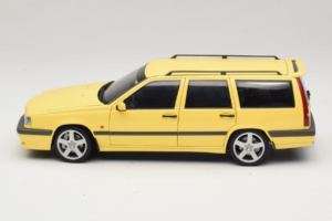 Volvo 850 T-5R Break Cream Yellow AUTOart 1:18 79506 Métal — image 4 sur 8