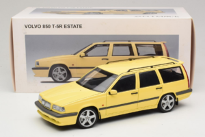 Volvo 850 T-5R Break Cream Yellow AUTOart 1:18 79506 Métal — image 8 sur 8