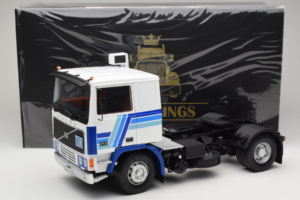 Volvo F12 Bleu Blanc Road Kings 1:18 RK180033 Métal — image 8 sur 8