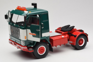 Volvo F88 Bilspedition Vert Blanc MCG 1:18 MCG18139 Métal — image 2 sur 8