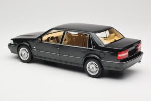 Volvo S90 Royal Green DNA 1:18 DNA000090 Métal — image 5 sur 6