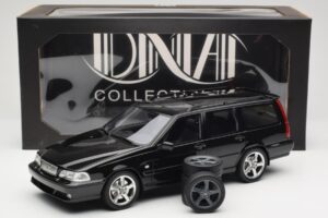 Volvo V70 R P80 Noir DNA 1:18 DNA000232 Métal — image 6 sur 6
