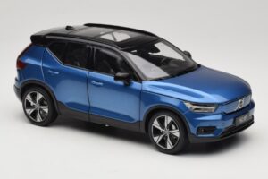 Volvo XC40 Recharge Bleu Métallisé Paudi Model 1:18 2562373 Métal — image 6 sur 8