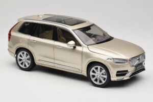 Volvo XC90 Luminous Sand Yellow Paudi Model 1:18 9430841 Métal — image 6 sur 8