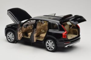 Volvo XC90 Onyx Black Paudi Model 1:18 9430842 Métal — image 5 sur 8