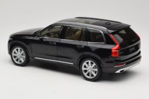 Volvo XC90 Onyx Black Paudi Model 1:18 9430842 Métal — image 7 sur 8