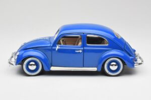 Volkswagen Beetle Bleu Bburago 1:18 23124646 Métal — image 4 sur 8