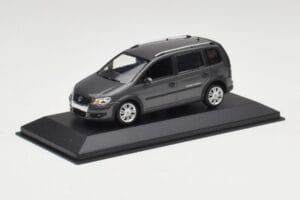 Volkswagen Cross Touran Platinum Gris Minichamps 1:43 400056170 Métal — image 2 sur 4