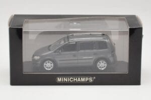 Volkswagen Cross Touran Platinum Gris Minichamps 1:43 400056170 Métal — image 4 sur 4
